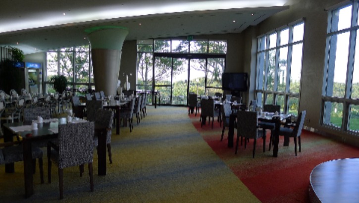 세인트포 C.C  클럽하우스 레스토랑 카페 야외레스토랑 야외식당 야외카페 바  VIP 라운지 썬큰 커튼월  (1).jpg
